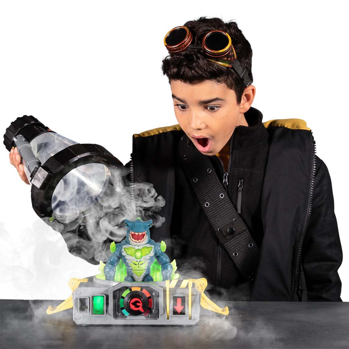 Beast Lab Hai Actionfigur & Dekofigur – Labor Spielset mit Licht & Sound