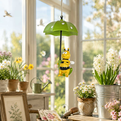 Hängedeko Tierfigur mit Schirm – Fenster- & Gartendeko: Biene, Mops oder Jack Russell