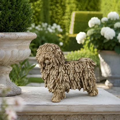 Hundefigur in Treibholzoptik – naturgetreue Dekofigur