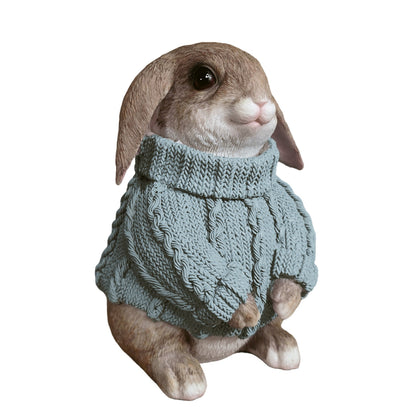 Deko Hase im Pullover als Deko Osterhase - Hasenfigur sitzend für Osterdeko oder Gartenfigur Hase in verschiedenen Farben