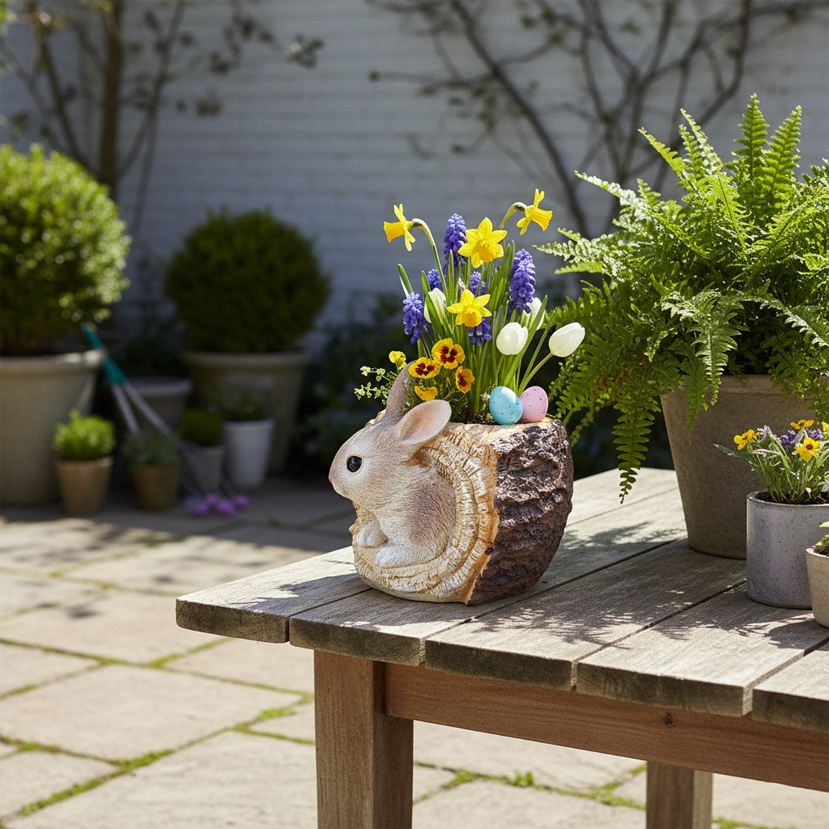 Hasen-Pflanztopf Figur aus Polyresin – Osterdeko für Haus & Garten