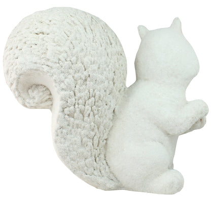 XXL Eichhörnchen Dekofigur für den Garten – winterliche Tierfigur