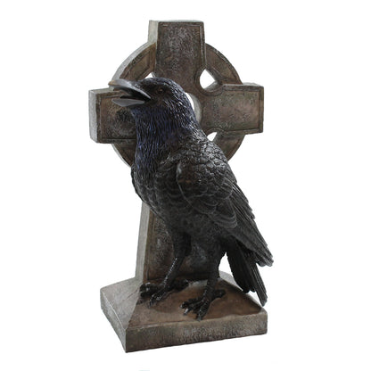 Rabe am keltischen Kreuz – handbemalte Gothic Dekofigur