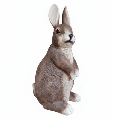 Realistischer Hase als Dekofigur für den Garten – Osterhase in 2 Posen