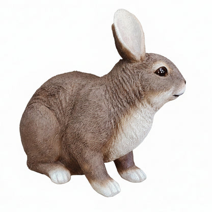 Realistischer Hase als Dekofigur für den Garten – Osterhase in 2 Posen