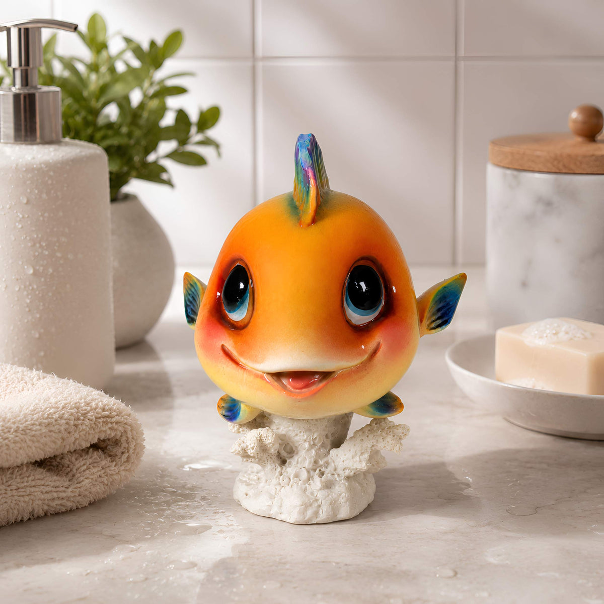 Glänzende Fischfigur GlossiBande in Blau oder Orange – maritime Deko innen & außen