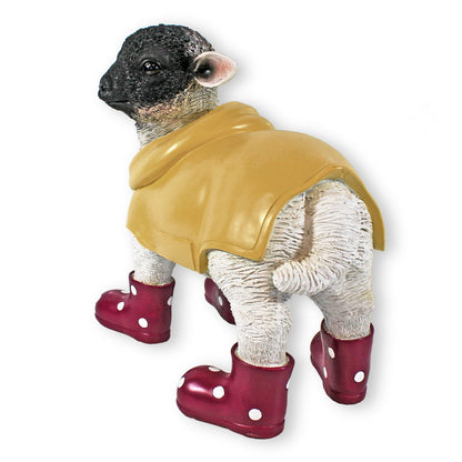Gartenfigur Schaf mit Gummistiefeln rot und Regenmantel Lamm Figur Garten Dekofigur Lamm