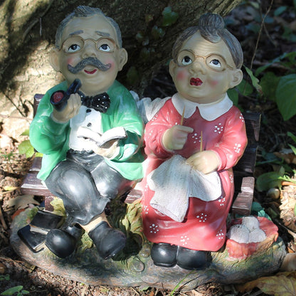 Gartenfigur Opa und Oma auf der Gartenbank Dekofigur Gartendekoration