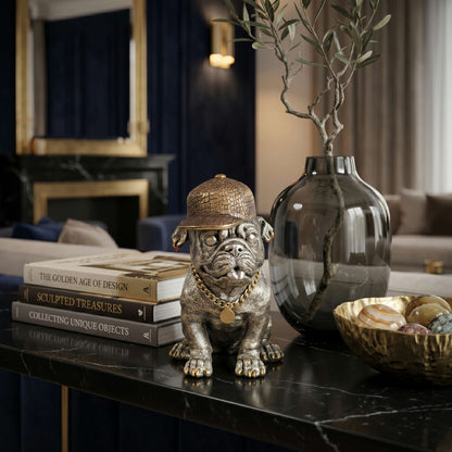 Goldene Bulldogge Dekofigur mit Cap – moderner Deko-Hund